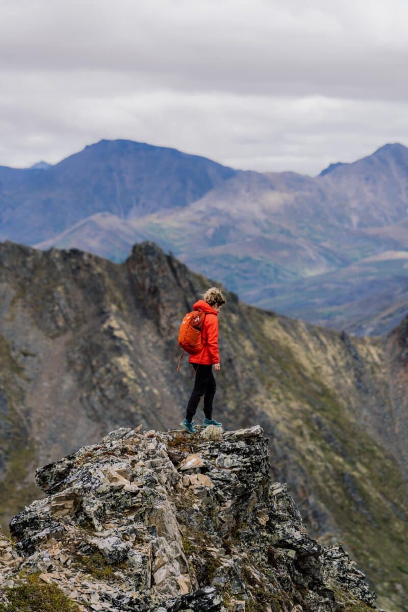 https://www.discovercanadatours.com/wp-content/uploads/2022/05/004-Michael-Overbeck-Grizzly-Lake-e1657211517500.jpg