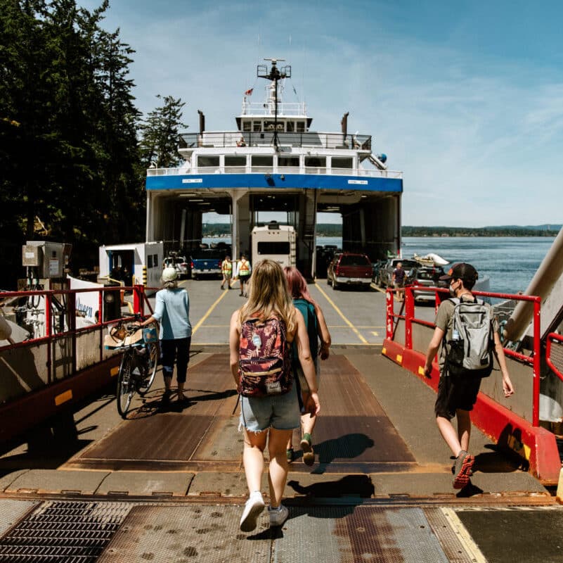 https://www.discovercanadatours.com/wp-content/uploads/2022/05/134726_Main-File-scaled-e1657581409974.jpg