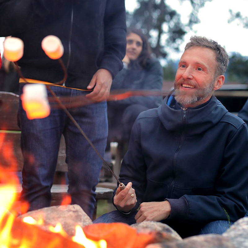 https://www.discovercanadatours.com/wp-content/uploads/2022/05/Campfire-Marshmallow.jpg