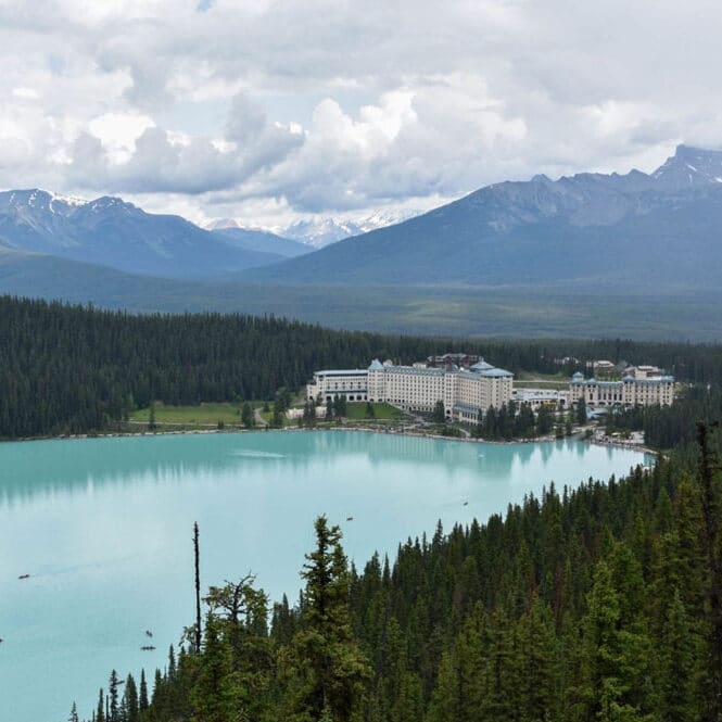 https://www.discovercanadatours.com/wp-content/uploads/2022/05/Lake-Louise-e1657146749743.jpg