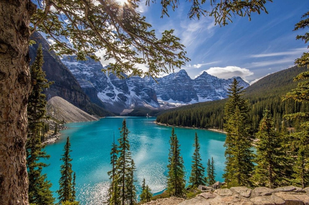 https://www.discovercanadatours.com/wp-content/uploads/2022/05/Moraine-Lake.jpg