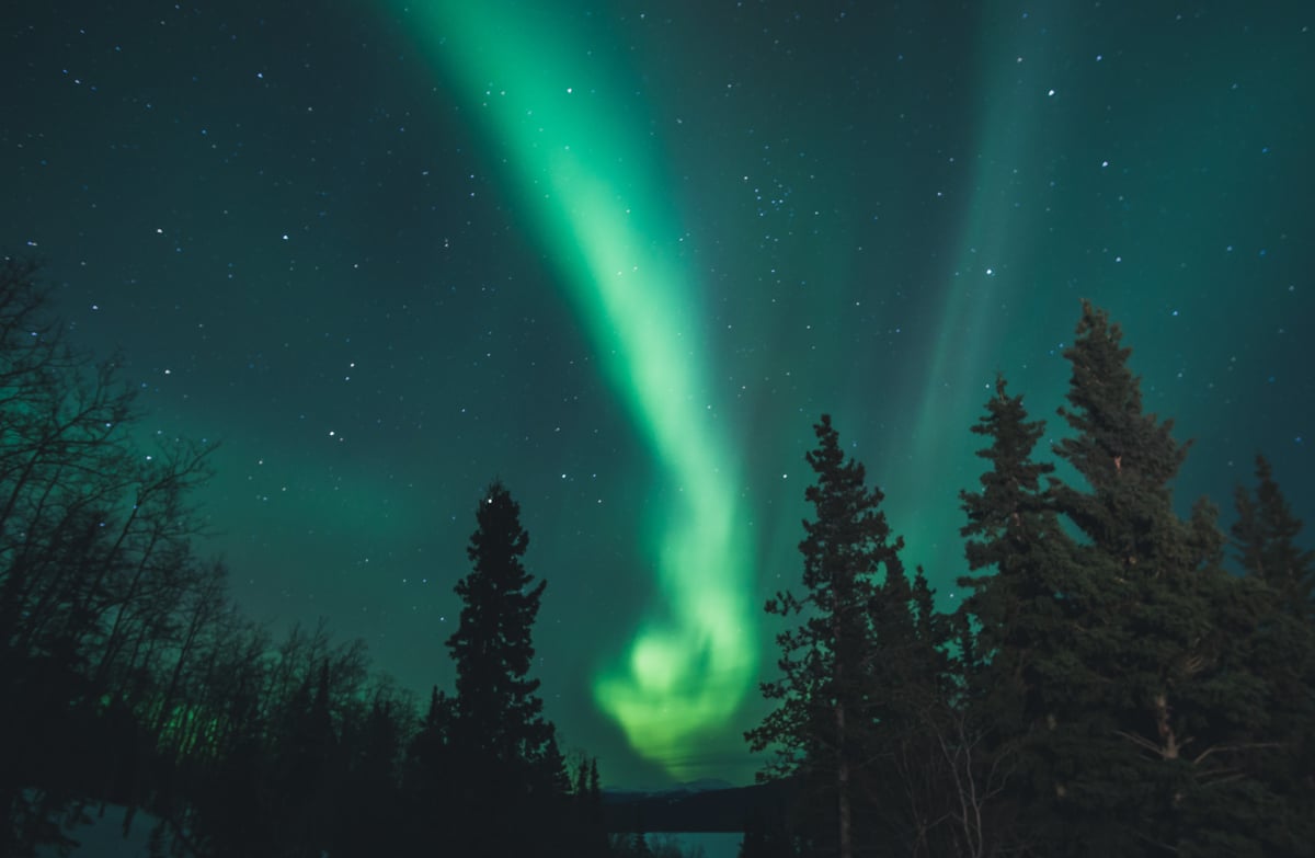 https://www.discovercanadatours.com/wp-content/uploads/2022/05/Northern-Light-1-©Leonard-Laub-unsplash_72.jpg