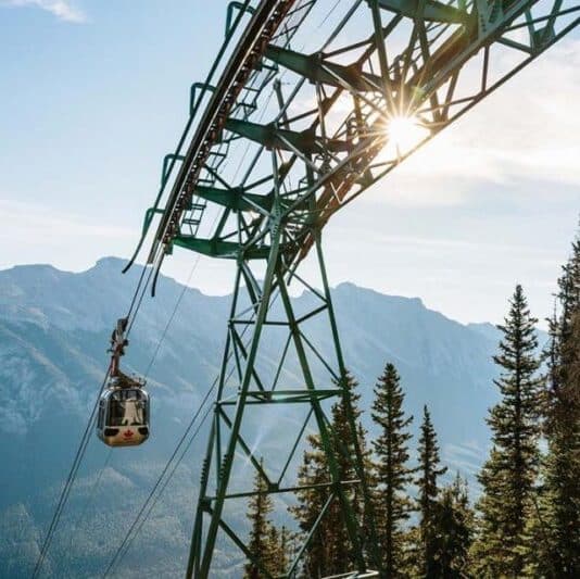 https://www.discovercanadatours.com/wp-content/uploads/2022/05/RDVTour_BanffGondola1-e1657146110365.jpg