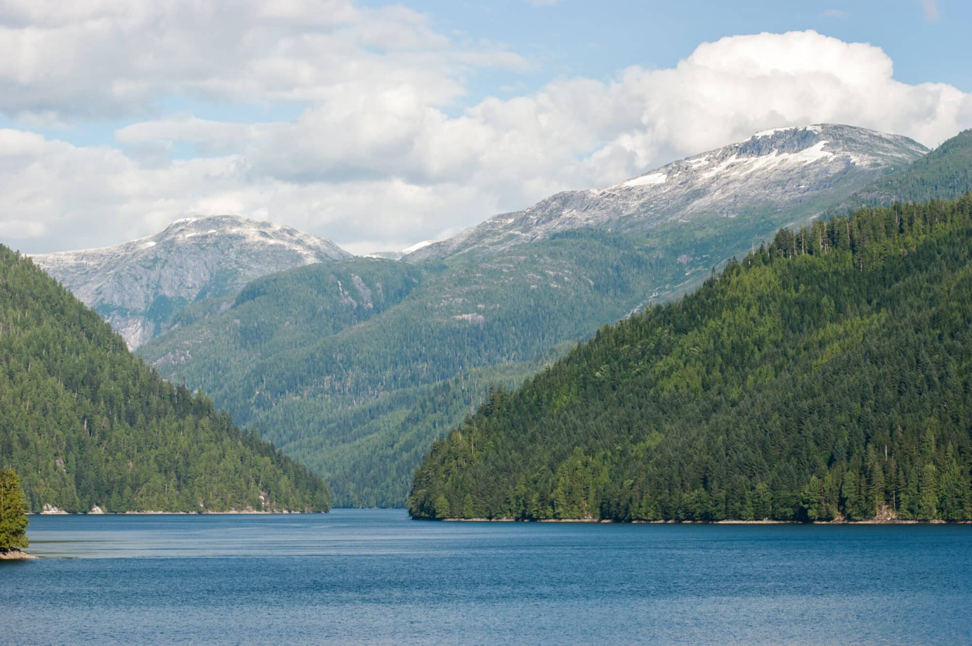 https://www.discovercanadatours.com/wp-content/uploads/2022/05/©LisanneSmeele-InsidePassage-12-scaled-e1657573203107.jpg
