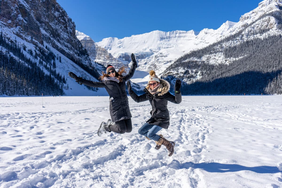 https://www.discovercanadatours.com/wp-content/uploads/2022/05/©Lisanne_Smeele_Rockies_Winter_Classic_2022-32-scaled-e1657643557911.jpg