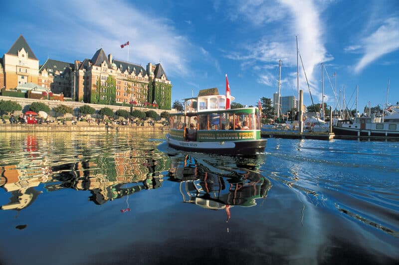 https://www.discovercanadatours.com/wp-content/uploads/2022/06/1-1252-1-scaled-e1657682172450.jpg