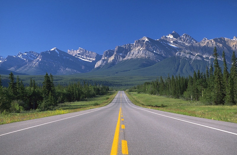 https://www.discovercanadatours.com/wp-content/uploads/2022/06/42874504620_d3c2d1a298_o.jpg