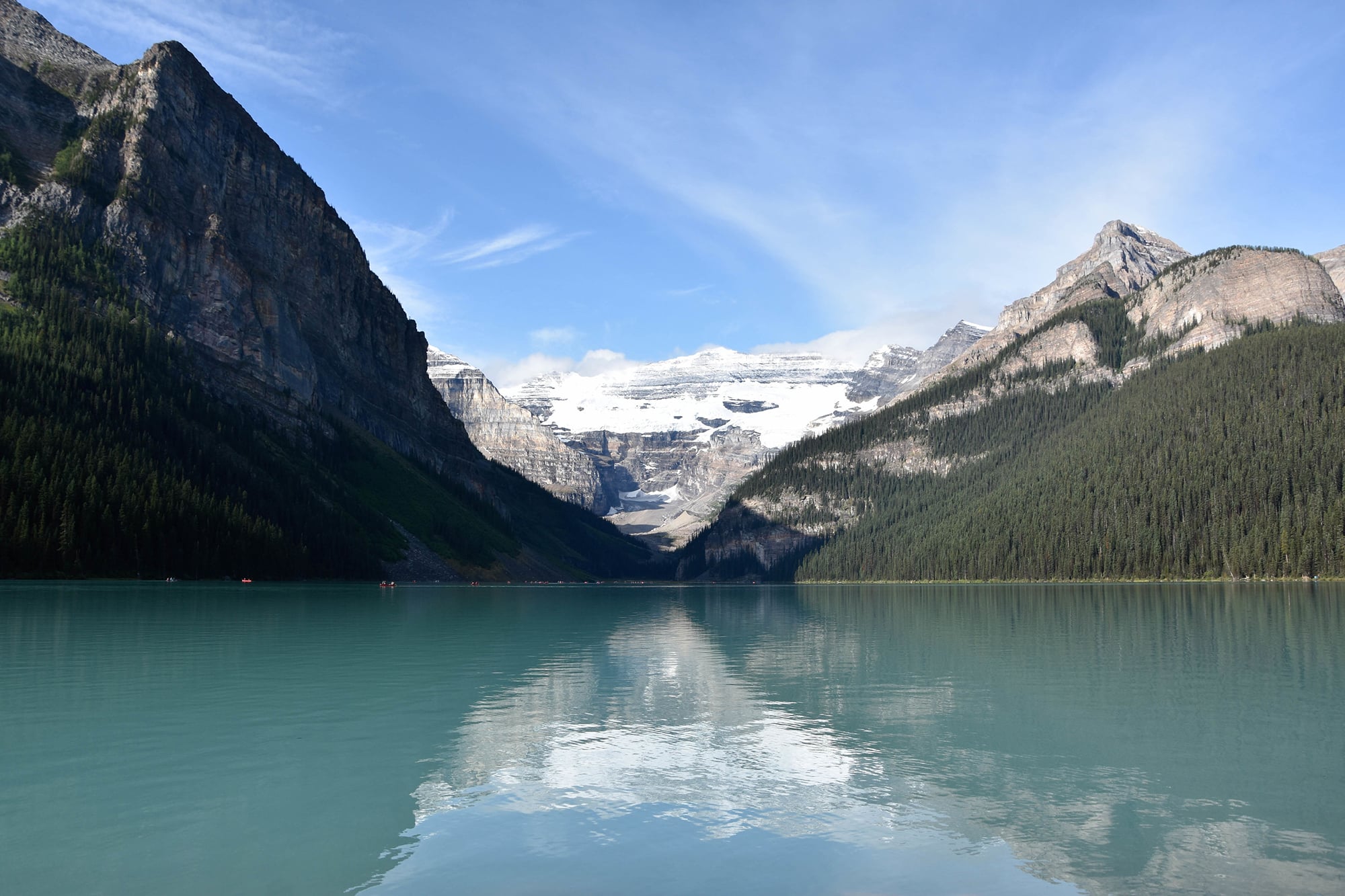 https://www.discovercanadatours.com/wp-content/uploads/2022/06/LakeLouise_19-1.jpg