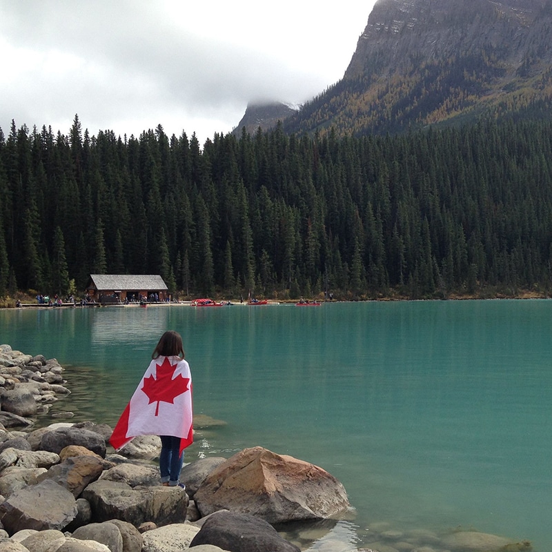 https://www.discovercanadatours.com/wp-content/uploads/2022/06/Moraine_Lake_11.jpg