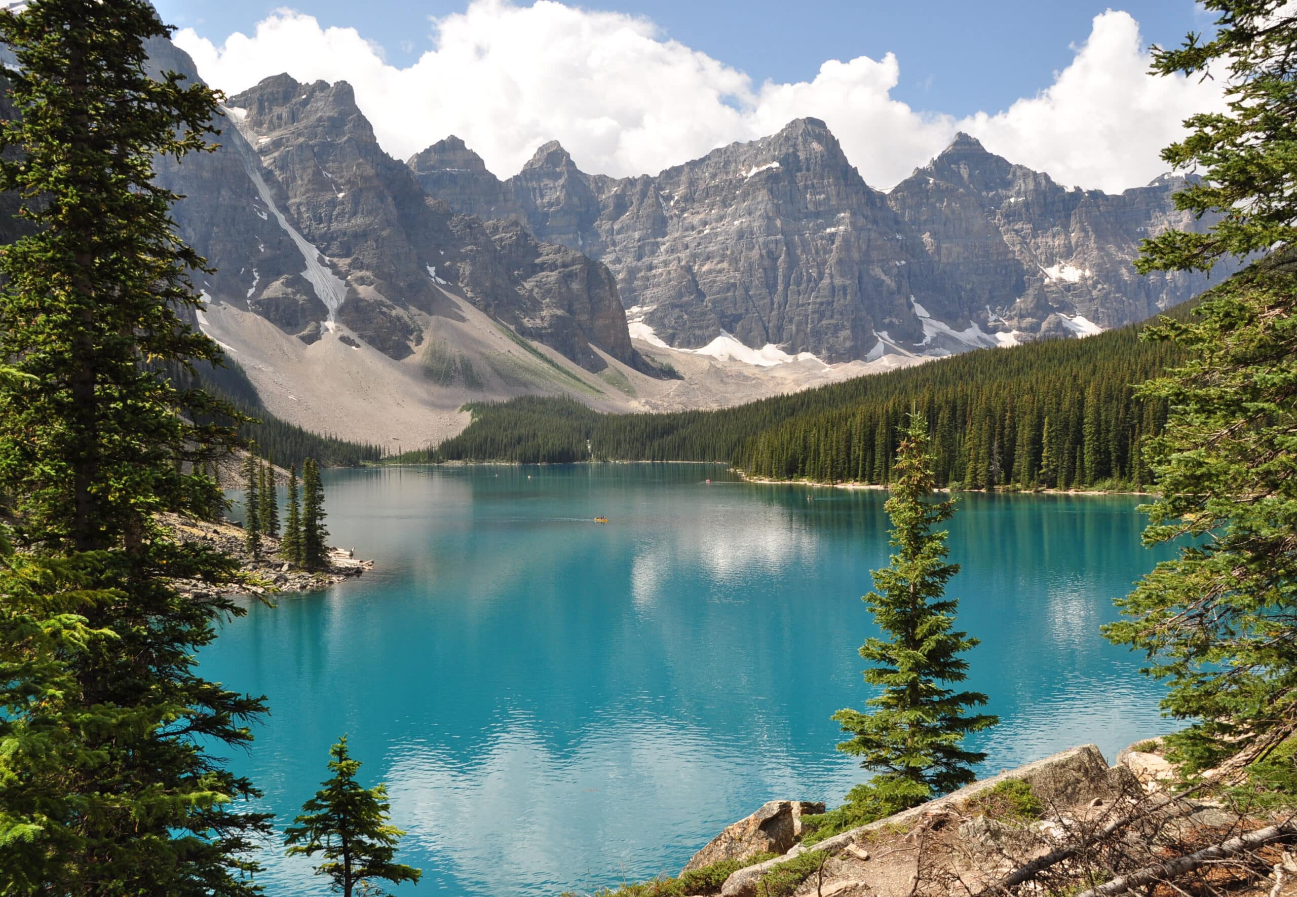 https://www.discovercanadatours.com/wp-content/uploads/2022/06/Moraine_Lake_4-scaled.jpg