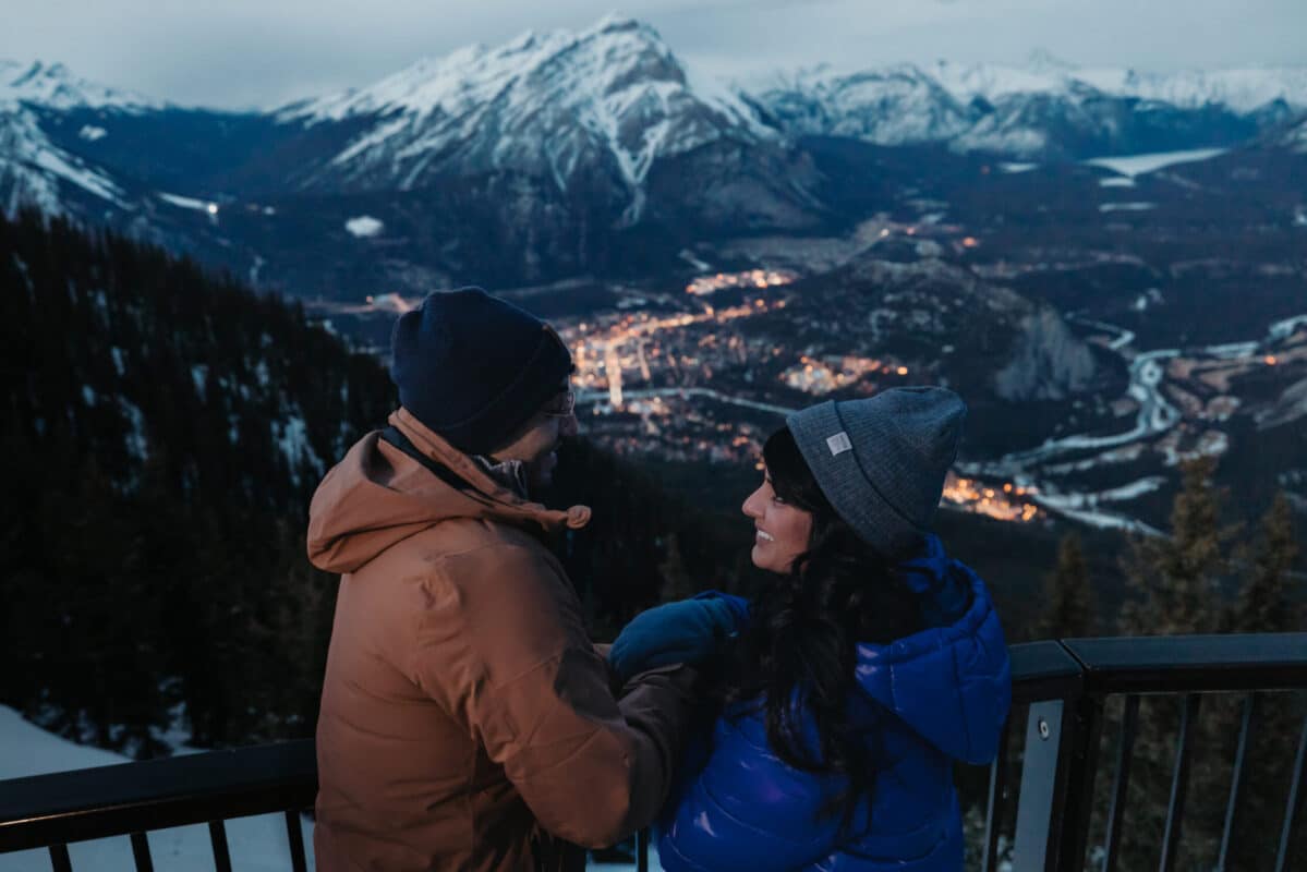 https://www.discovercanadatours.com/wp-content/uploads/2022/07/Banff-Gondola_Travel-Alberta_Youn-Park-scaled-e1657667639207.jpg