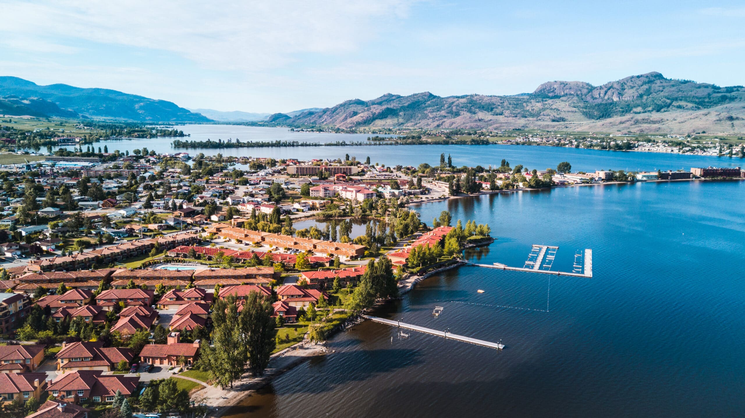 https://www.discovercanadatours.com/wp-content/uploads/2022/07/DJI_0075-scaled.jpg