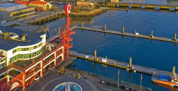 https://www.discovercanadatours.com/wp-content/uploads/2022/07/Shipyards-02-600x307.jpg