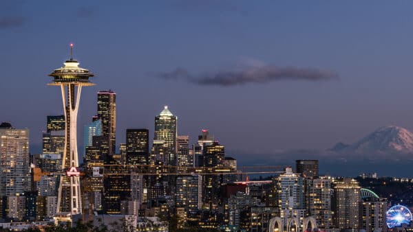 https://www.discovercanadatours.com/wp-content/uploads/2022/07/©DCT-EltonHubner-SeattleSkyline-600x338.jpg