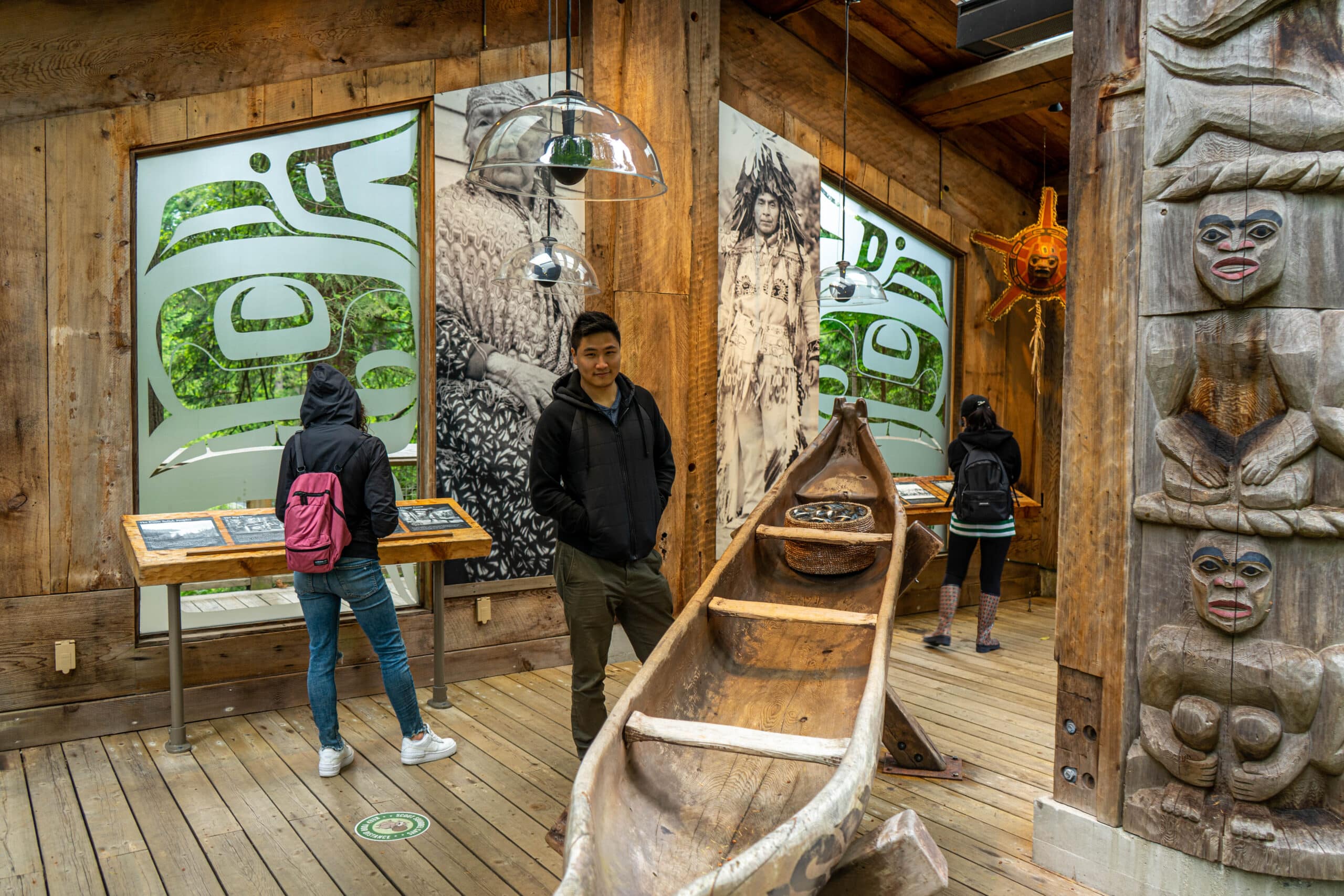 https://www.discovercanadatours.com/wp-content/uploads/2022/07/©Lisanne_Smeele_Vancouver_city_tour-11-scaled.jpg