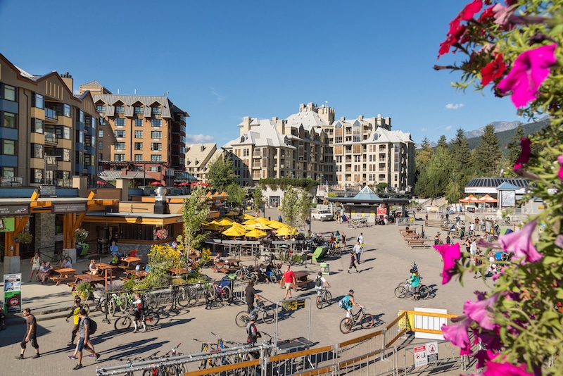 https://www.discovercanadatours.com/wp-content/uploads/2022/07/©TourismWhistler-WhistlerVIllage.jpg