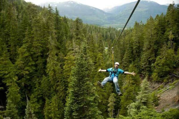 https://www.discovercanadatours.com/wp-content/uploads/2022/08/©ZIptrekEcotours-Whistler-600x398.jpg