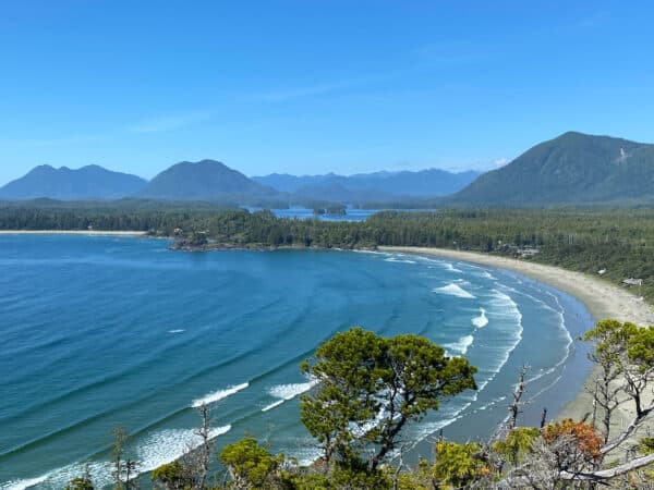 https://www.discovercanadatours.com/wp-content/uploads/2022/10/©BenjaminEgger-3-600x450.jpg