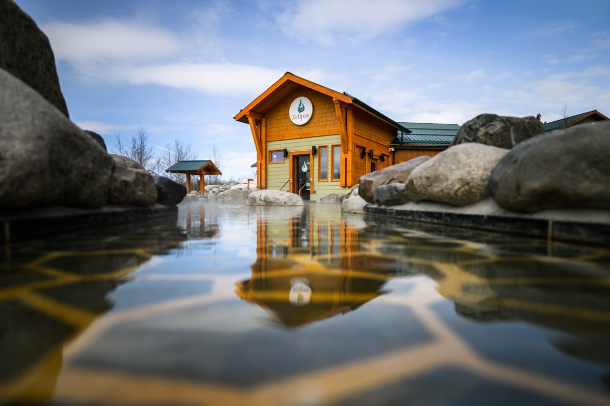 https://www.discovercanadatours.com/wp-content/uploads/2023/05/Nordic-Hot-Spring©Govt-of-Yukon-Andrew-Strain_72.jpg