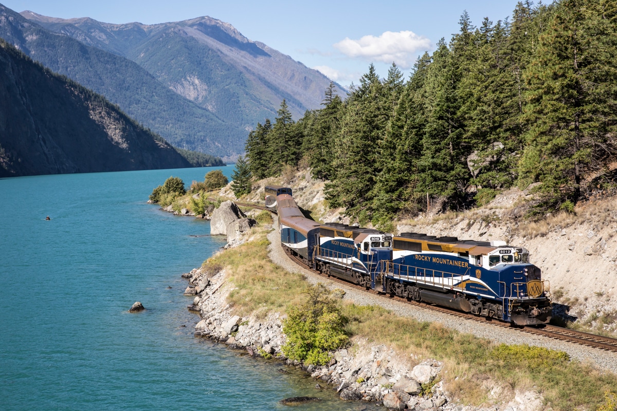 https://www.discovercanadatours.com/wp-content/uploads/2023/05/RM18_RGR_Seton_Train-Exterior©Rocky-Mountaineer_72-1.jpg