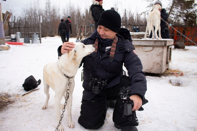 https://www.discovercanadatours.com/wp-content/uploads/2023/10/©FrontiersNorthAdventures-MadelineGrant-DogSledding-Churchill-1.jpg