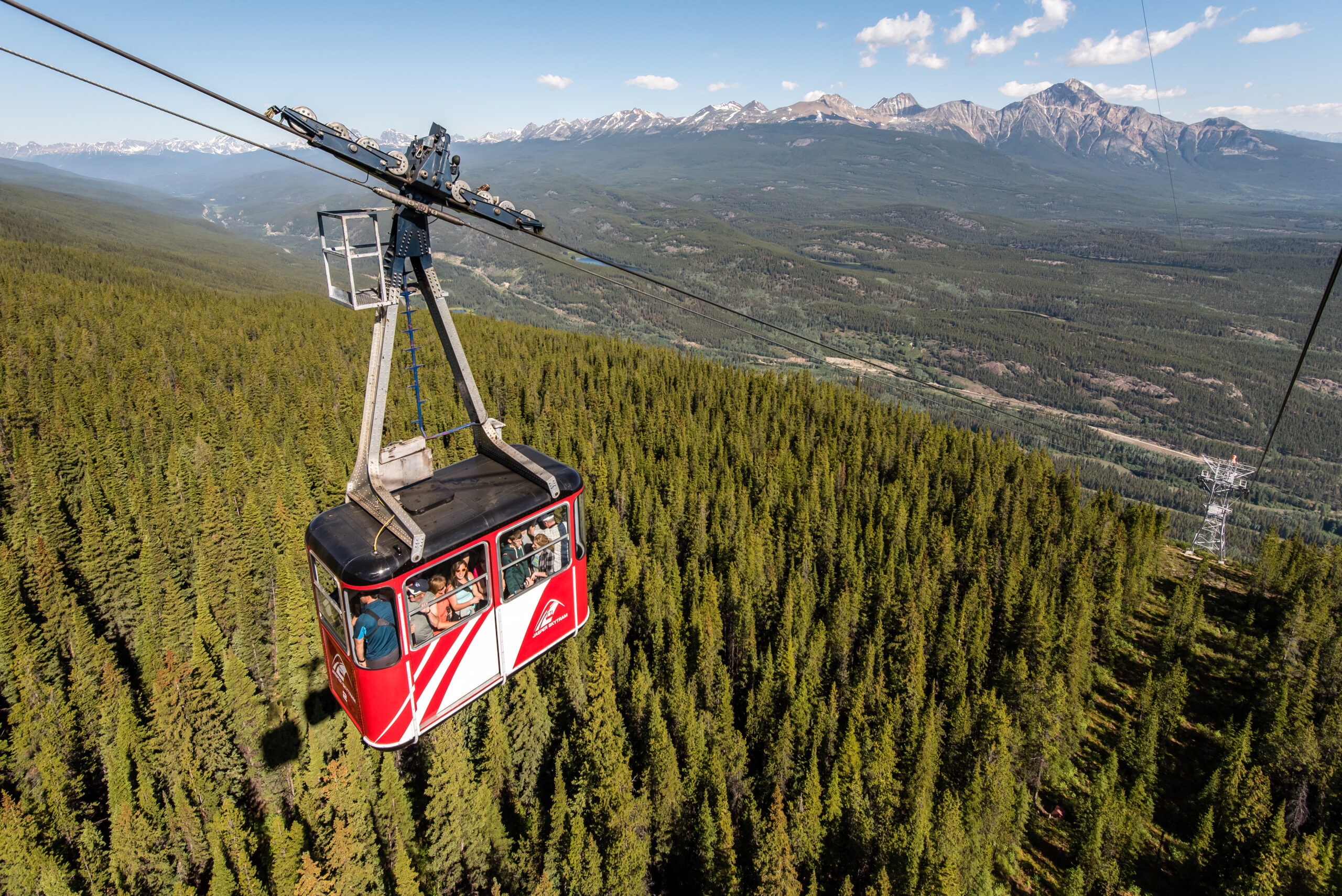 https://www.discovercanadatours.com/wp-content/uploads/2024/05/Jeff-Bartlett-33-scaled.jpg