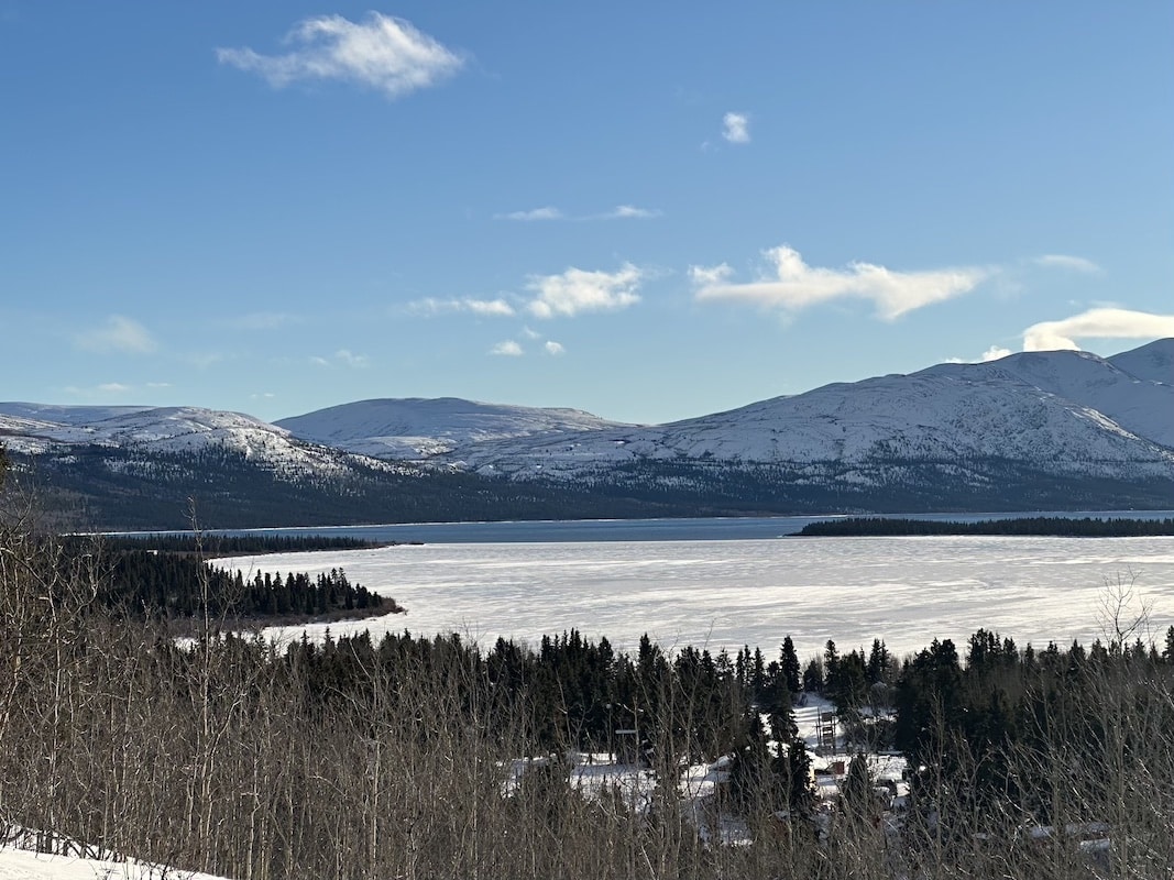 https://www.discovercanadatours.com/wp-content/uploads/2024/11/Yukon-view.jpg