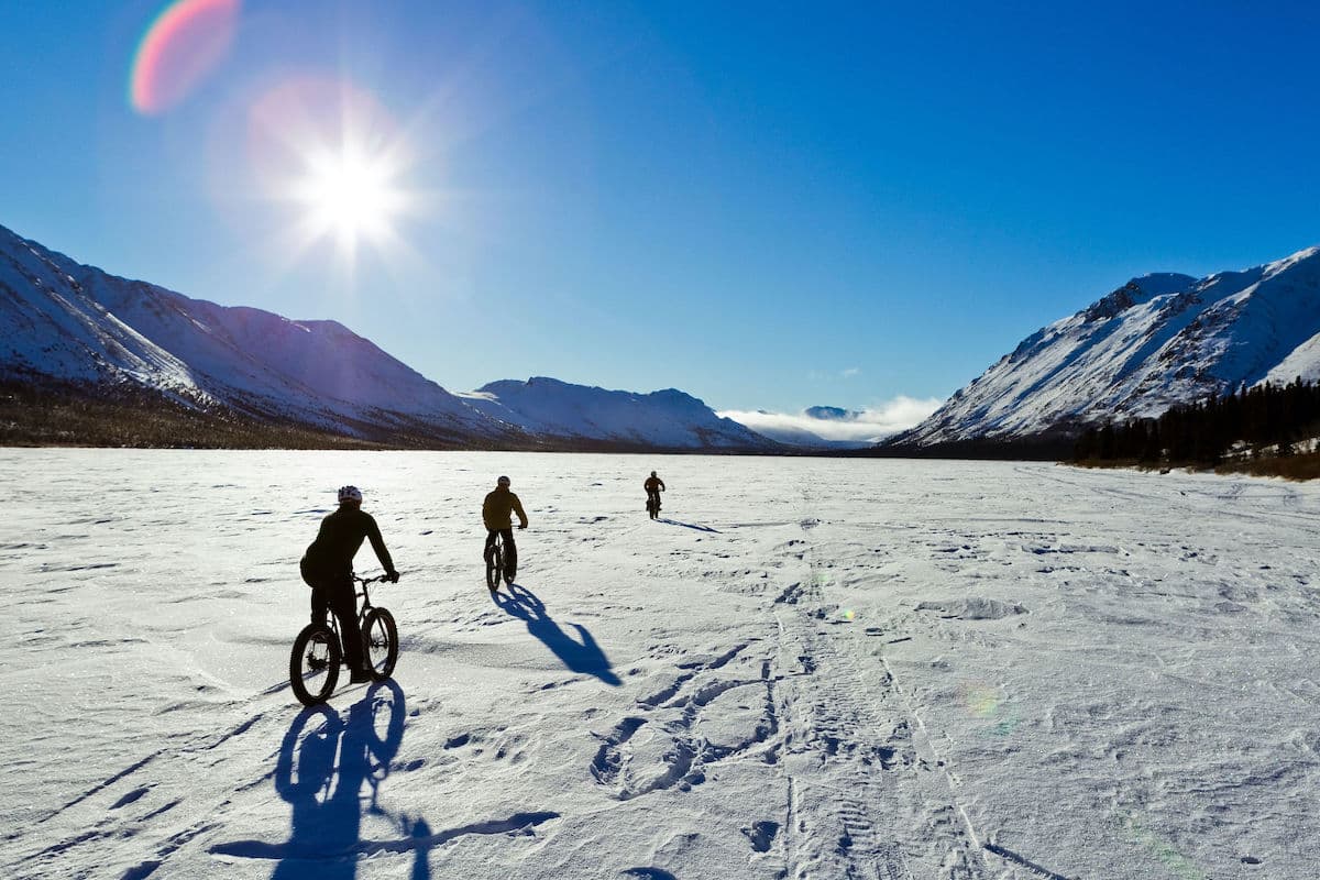 https://www.discovercanadatours.com/wp-content/uploads/2024/11/yukon-fatbike-danbarham-3.jpg