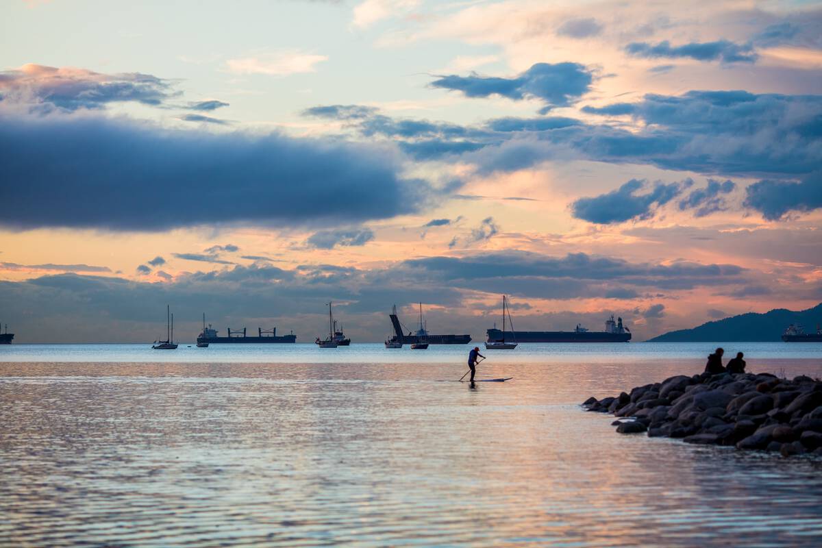 https://www.discovercanadatours.com/wp-content/uploads/2025/05/English-Bay-©Destination-VancouverNelson-Mouellic.jpg