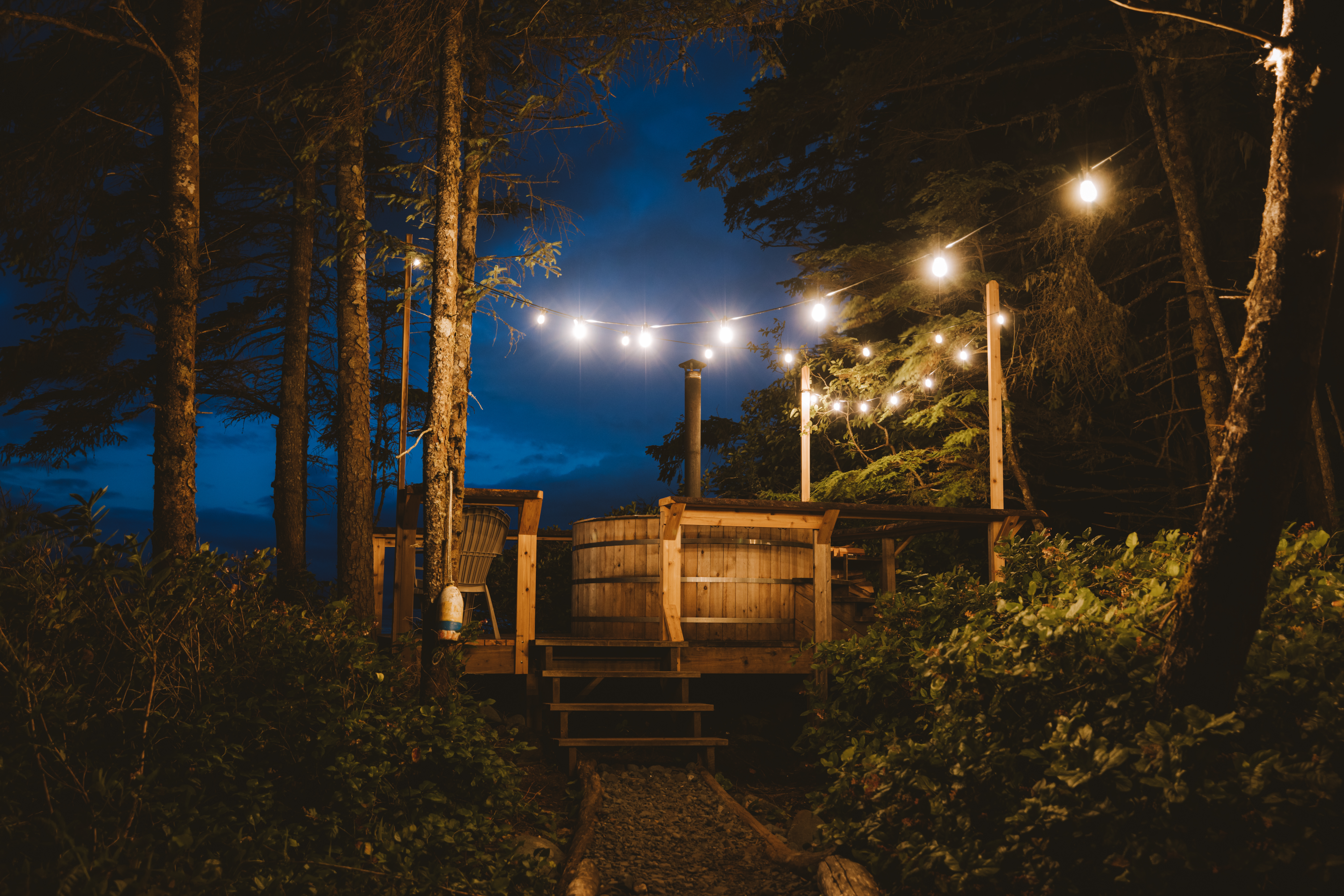 https://www.discovercanadatours.com/wp-content/uploads/2025/05/Orca-Camp-52.jpg
