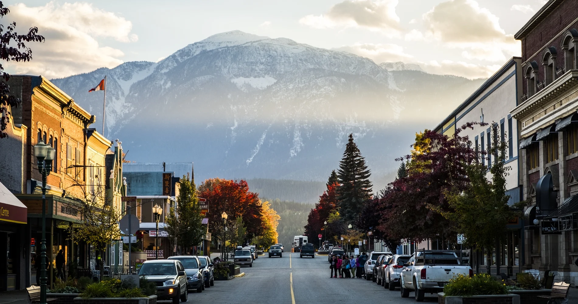 https://www.discovercanadatours.com/wp-content/uploads/2025/05/Revelstoke-©British-Columbia.webp