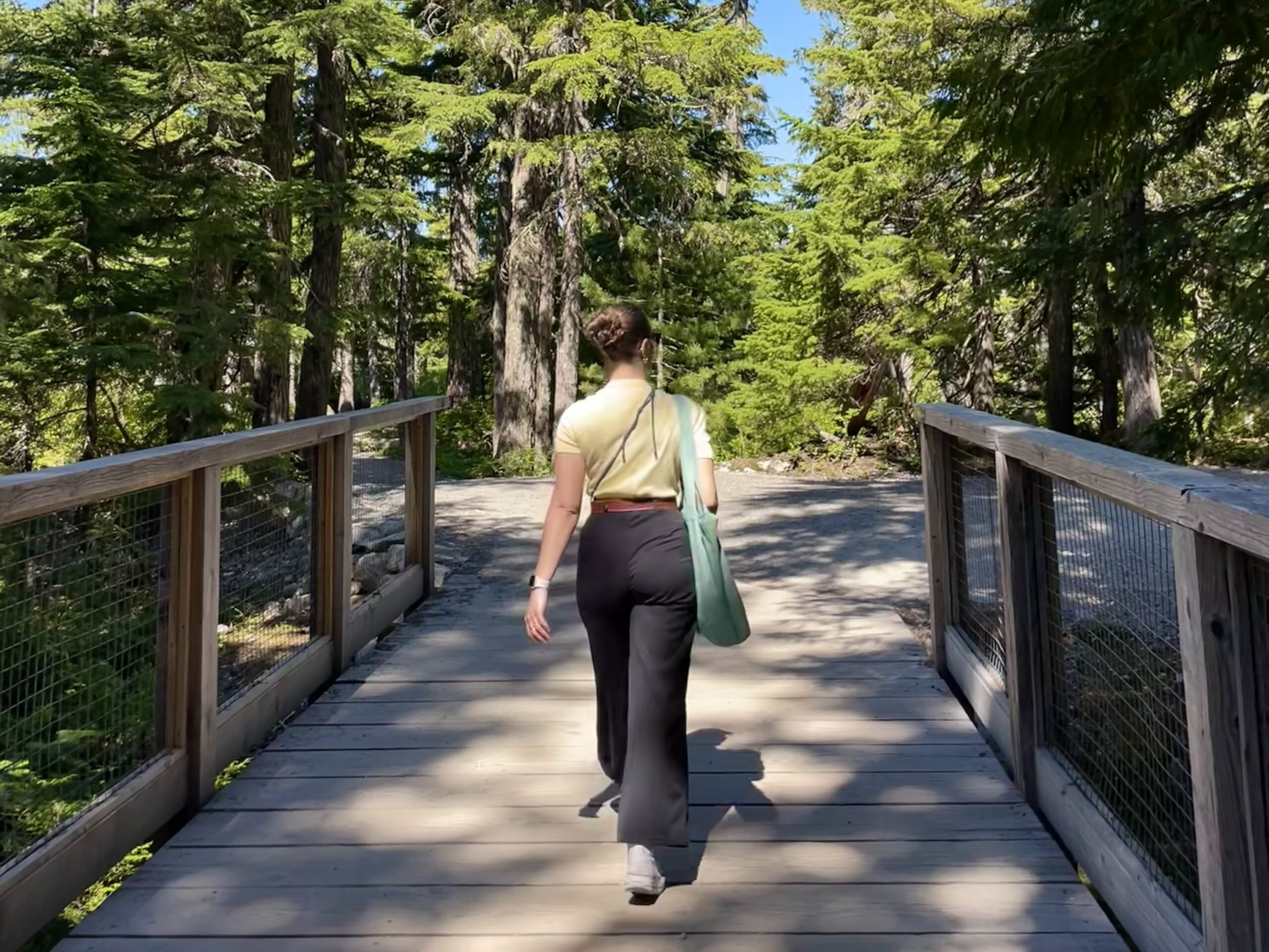 https://www.discovercanadatours.com/wp-content/uploads/2025/06/Sea-to-Sky-Julia-scaled.jpeg