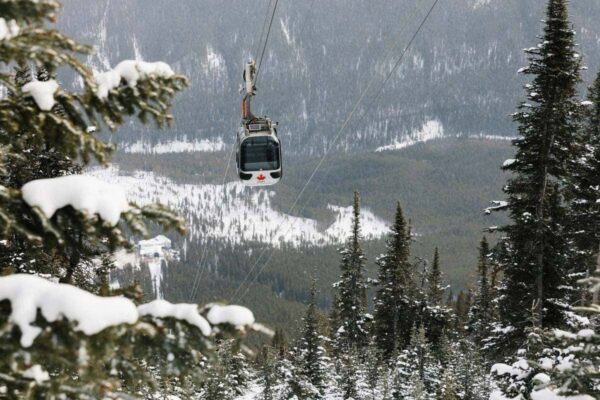 https://www.discovercanadatours.com/wp-content/uploads/2025/09/©Pursuit-Banff-Gondola-Winter-600x400.jpg