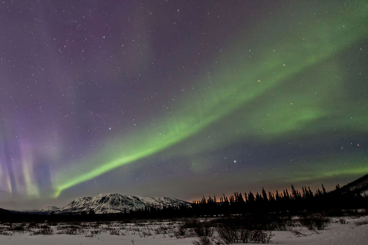 https://www.discovercanadatours.com/wp-content/uploads/2025/09/©YukonGovt-RobertPosma-NorthernLights-1200x800-1.jpg