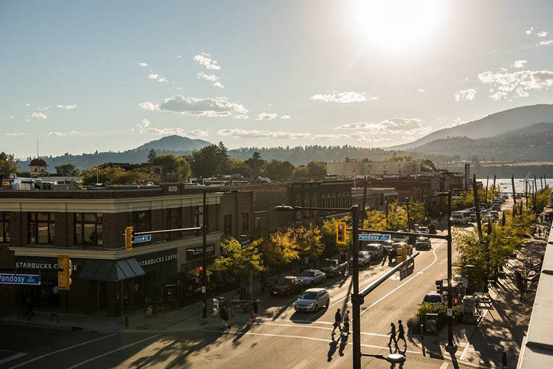 https://www.discovercanadatours.com/wp-content/uploads/2025/10/©DestinationBC-KariMedig-DowntownKelowna-OVWT-800x533-1.jpg