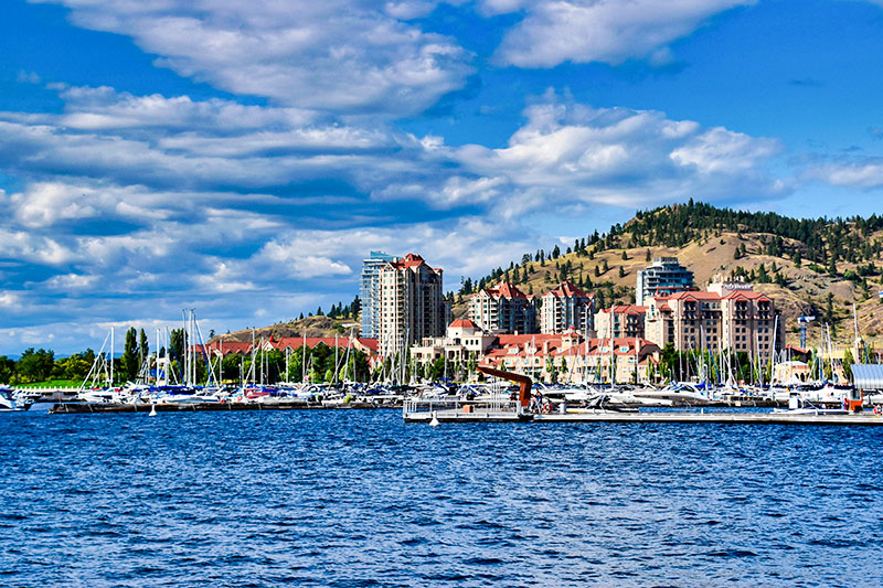 https://www.discovercanadatours.com/wp-content/uploads/2025/10/©jeffrey-eisen-unsplash-KelownaLakefront-OVWT-800x533-1.jpg