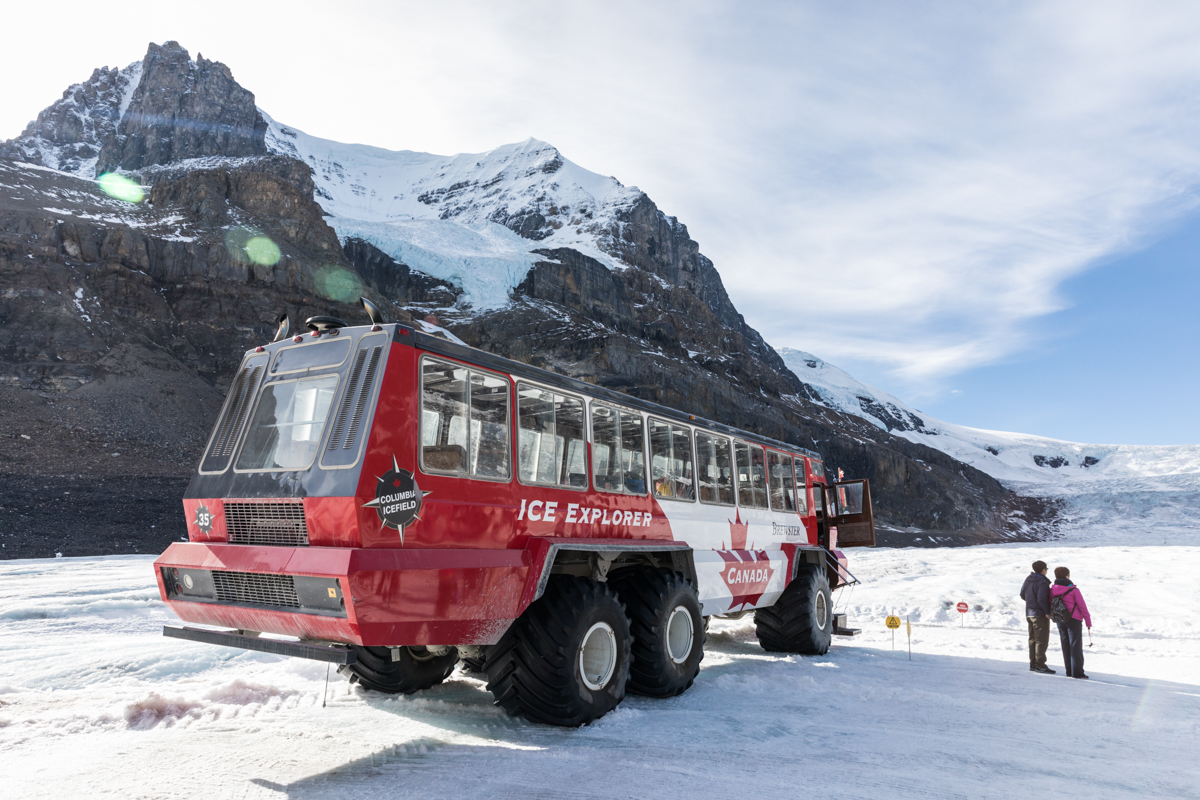 https://www.discovercanadatours.com/wp-content/uploads/2026/02/RM_Destination_IceField_5246.jpg©Rocky-Mountaineer_72.jpg