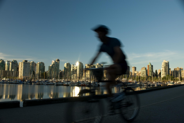 https://www.discovercanadatours.com/wp-content/uploads/2026/05/©DestinationBC-PatriceHalley-CycleSeawallStanleyPark-2400x1600-1-600x400.png