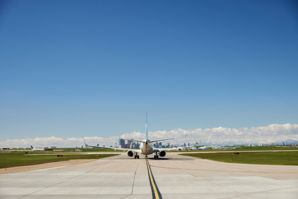 https://www.discovercanadatours.com/wp-content/uploads/2026/09/©TravelAlberta-ColinWay-YYCCalgaryInternationalAirportJet_2400x1600-600x400.png